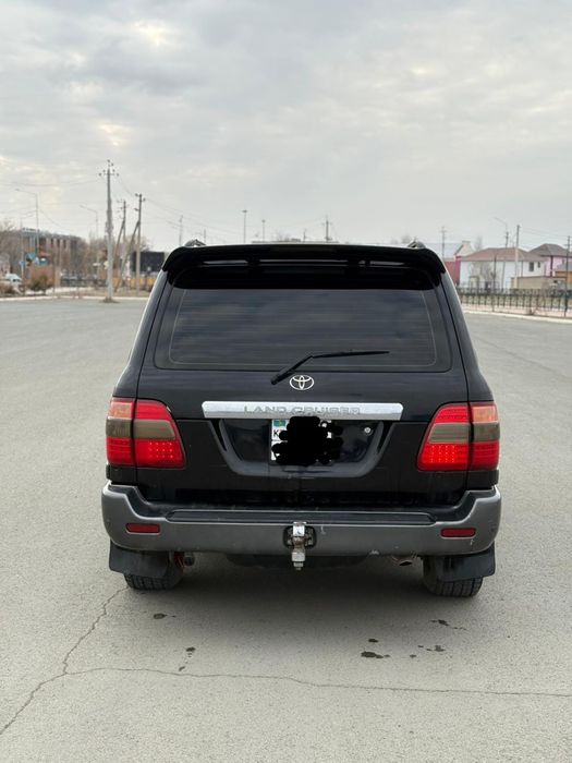 Tayota Land Cruiser 100