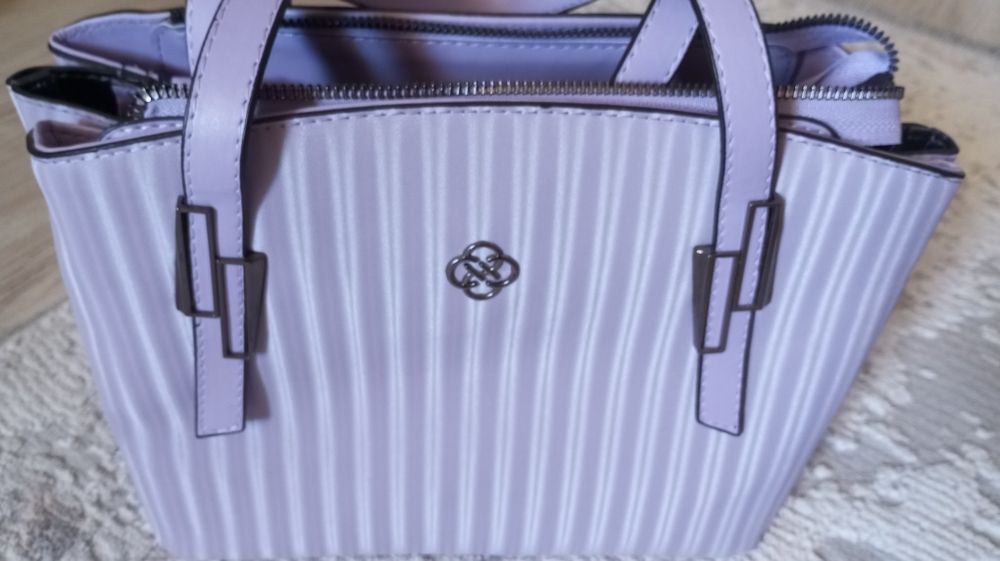 Нови чанти различни модели и раници