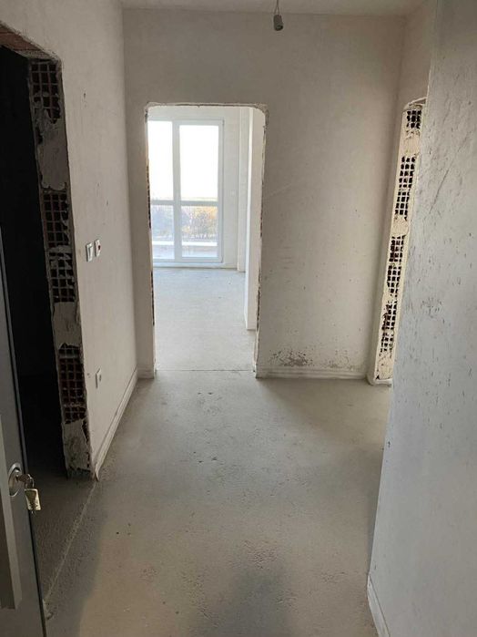 Двустаен апартамент в Южен