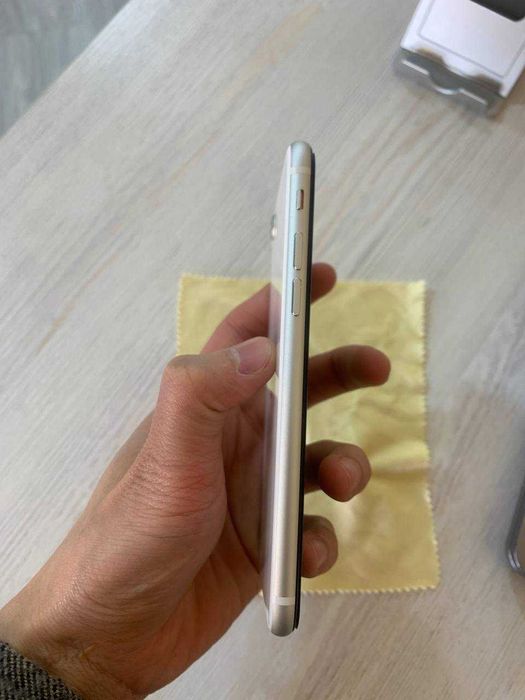 Sotiladi : IPHONE SE 2022 (A2275) – ideal holatda