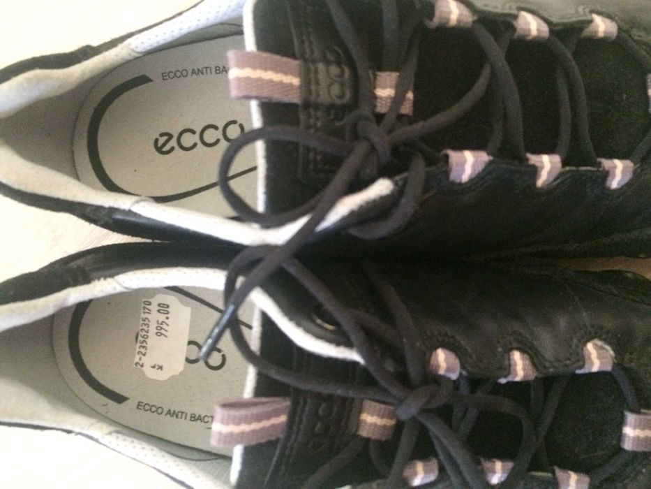 Нови спортни черни обувки ессо.