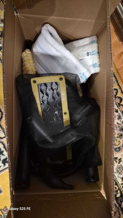 Aparat de curatat cu aburi Karcher