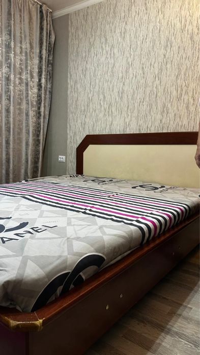 Продам кровать с матрасом ортопедия