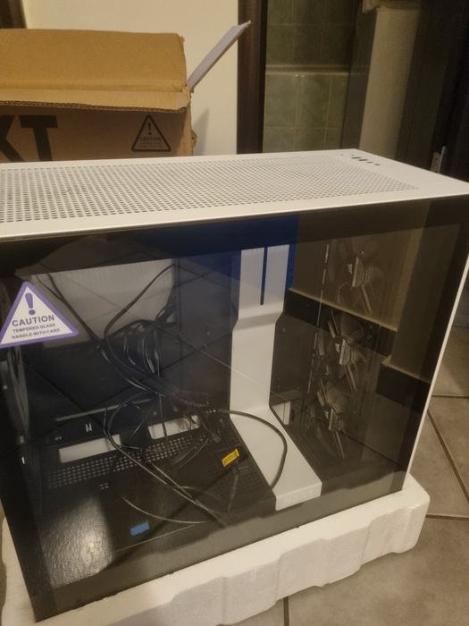 Carcasa NZXT H7 + Cooler Corsair H150i