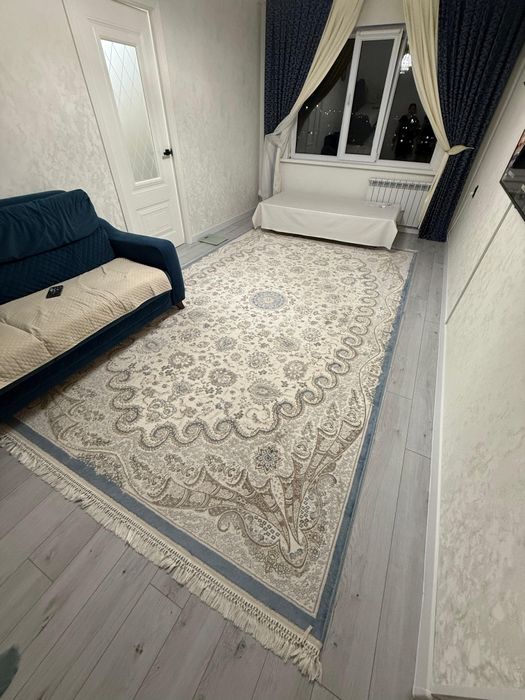 Ковёр для дома в хорошем состояние