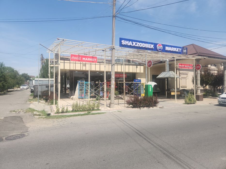 Xovli sotiladi xamma narsasi bilan