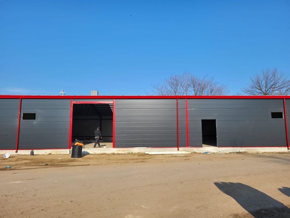 Vand hala metalica cu panouri sandwich