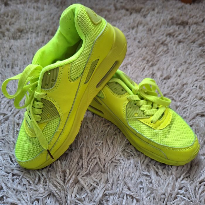 Продавам  маратонки  р.38