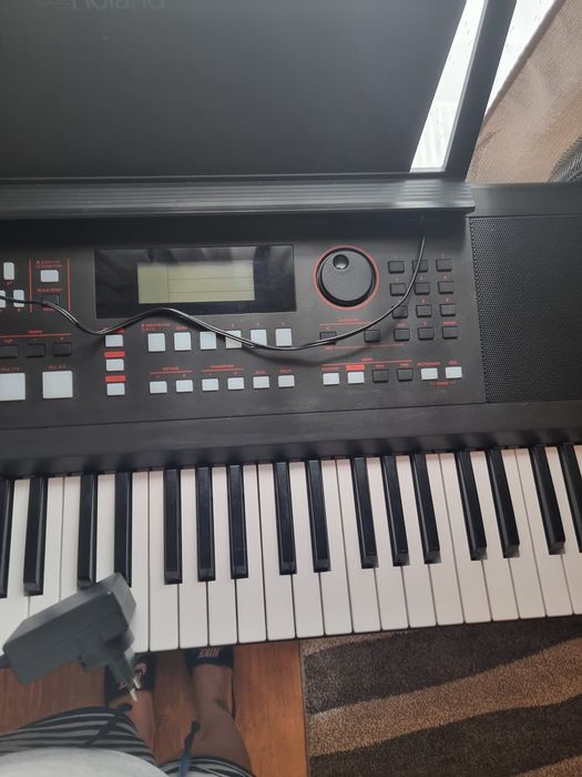 Pian digital Roland E- X50