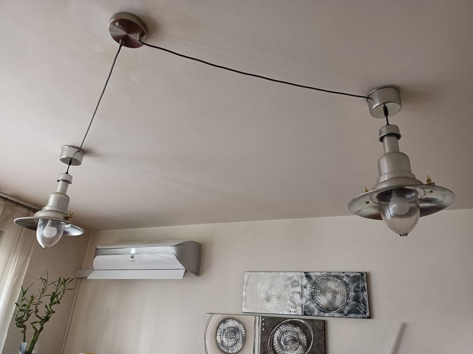 Модерна таванна лампа