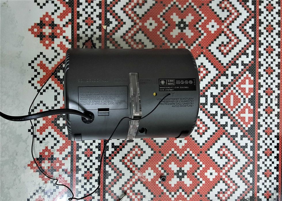 Radio cu ceas Grundig Sonoclock 400 nou (Germania)