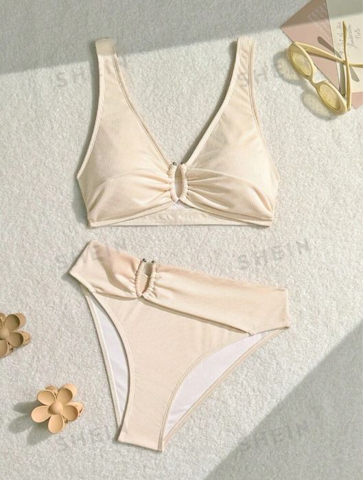 Бански от две части