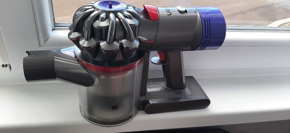 Aspirator Dyson V8