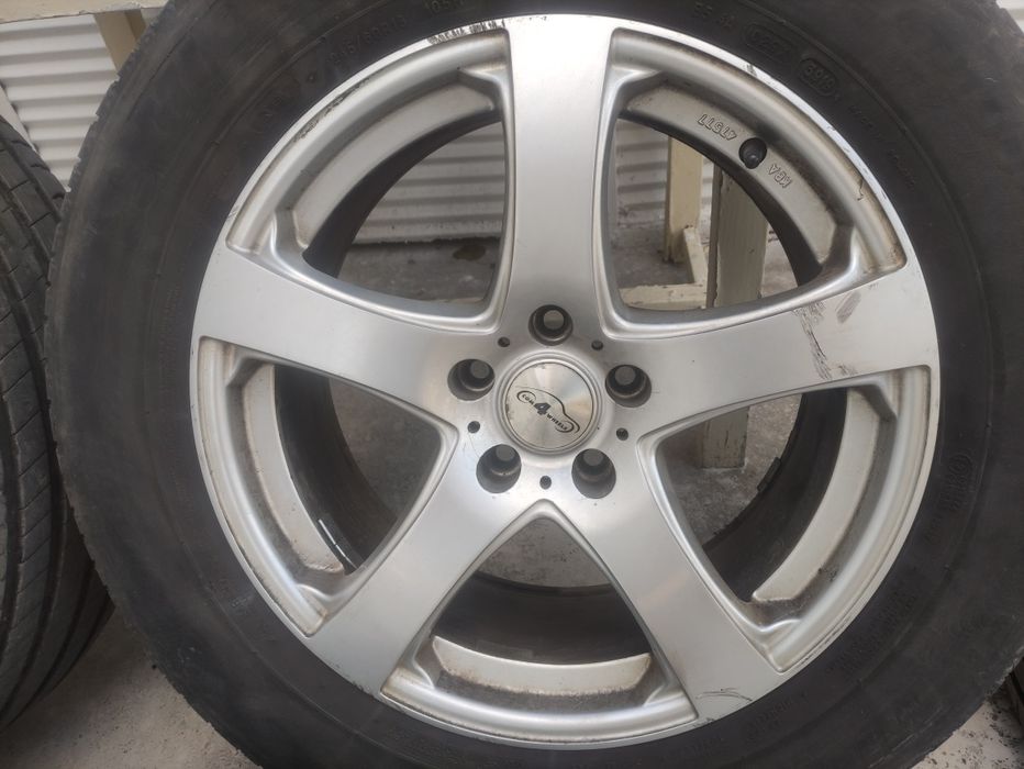 Джанти с летни  гуми 5х114.3  245/60/18