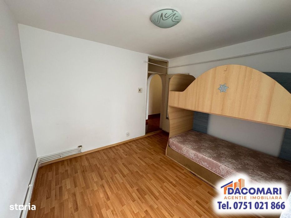 Apartament spațios 3 camere, 72 mp total, Casa Roșie.