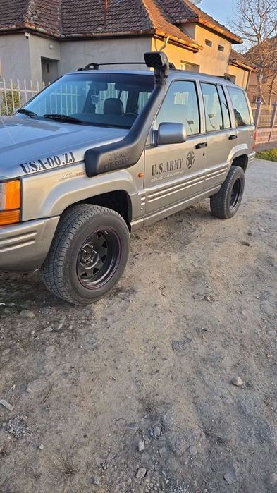 Vând jeep grand cherokee zj 2 5