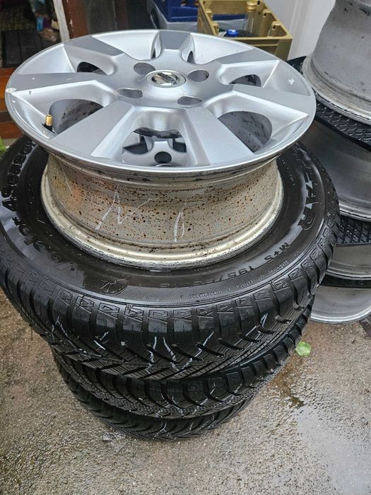 Оригинални лети джанти от Nissan 15" 4x114,3