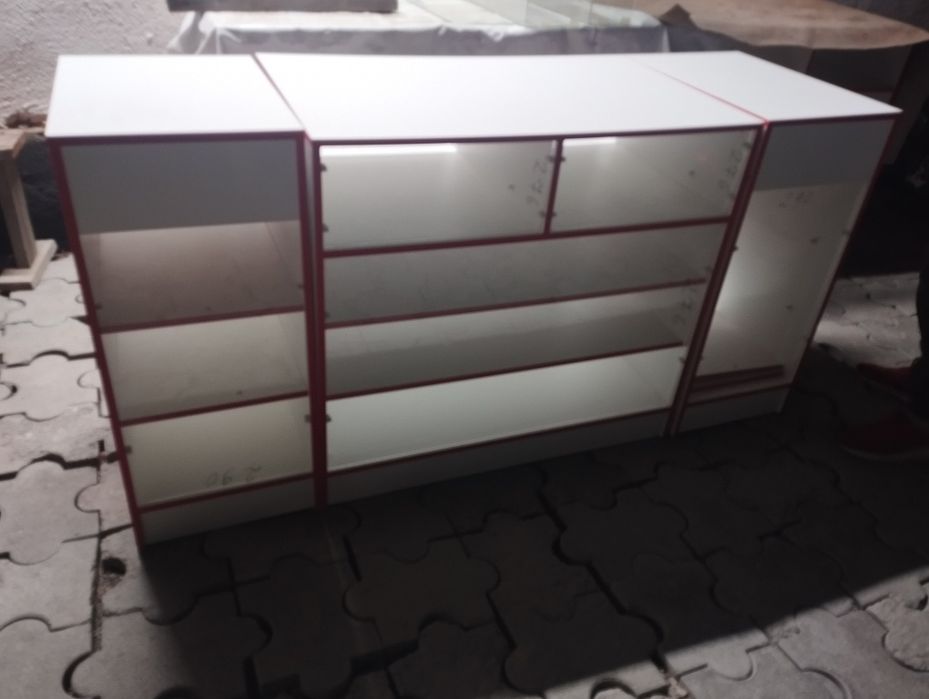 Продам полки кассовая зона