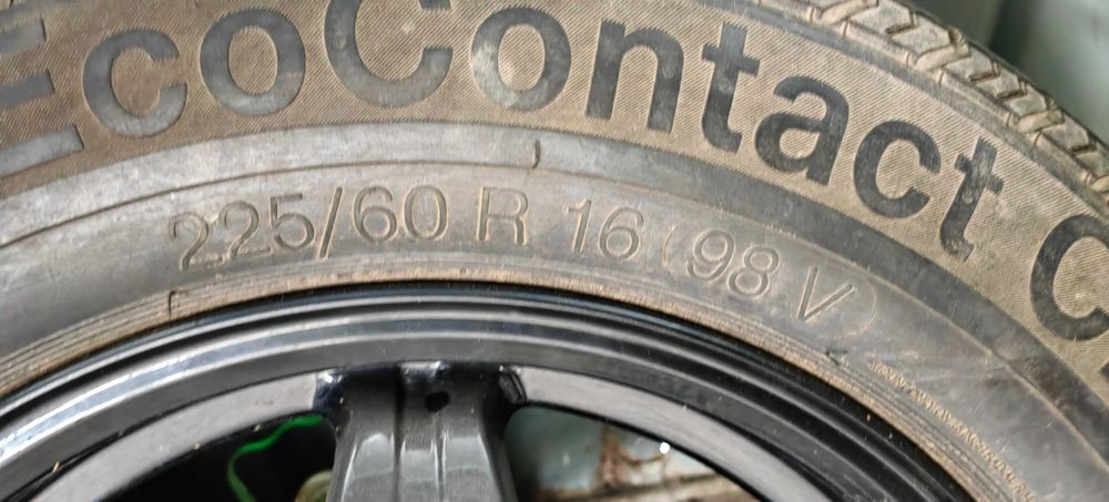 Шина с диском титановым. Новая