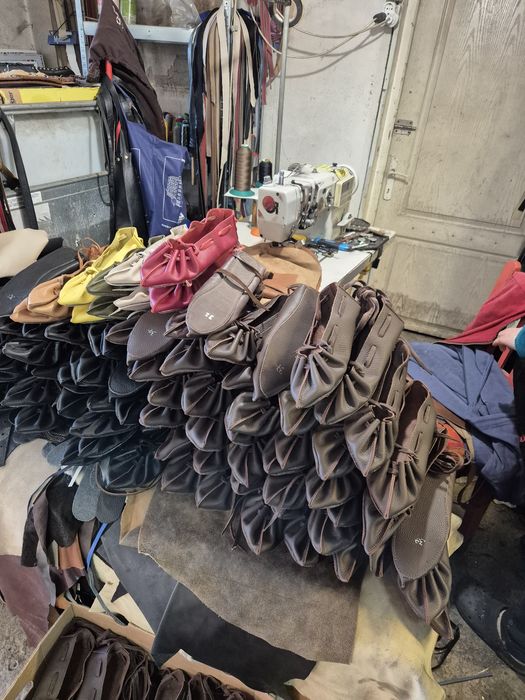 Opinci din piele naturală cu talpă cusută