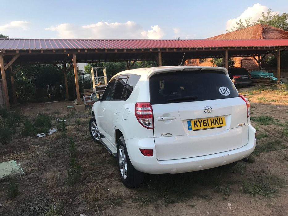 Toyota RAV4 2011 , 2.0 бензин автомат