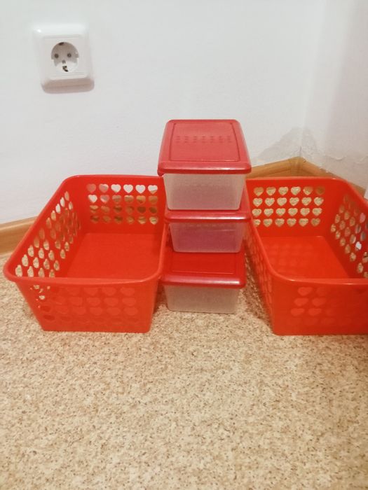 Корзинки и контейнеры продам