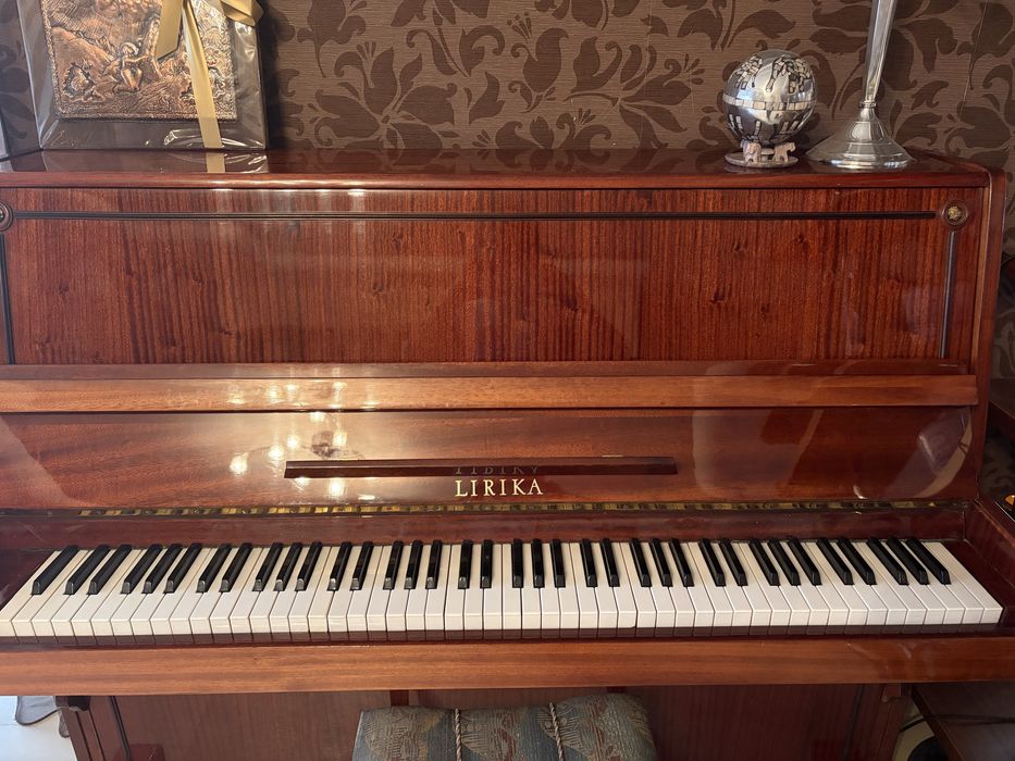 Пиано Lirika Lirika