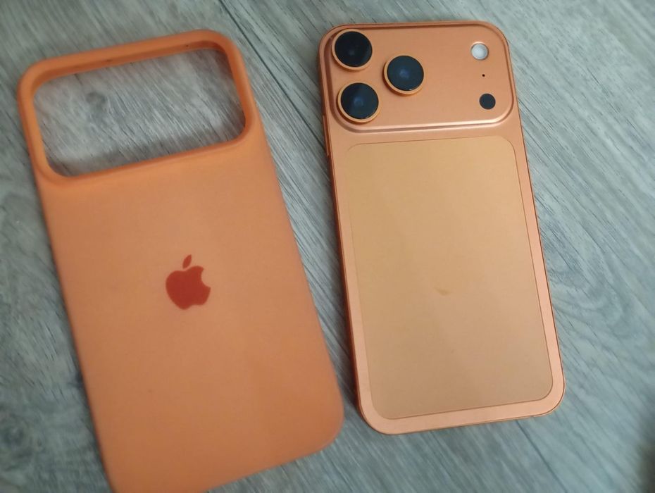 Продам айфон с часами и наушниками iphone,