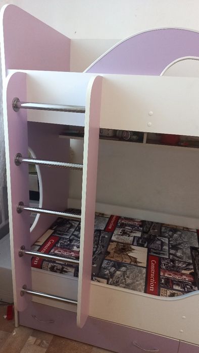 Двухярусная кровать.