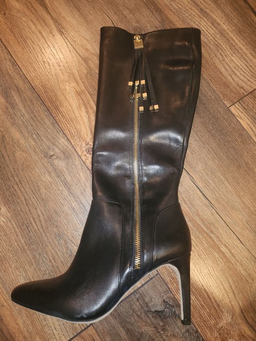 Дамски ботуши 37н нови