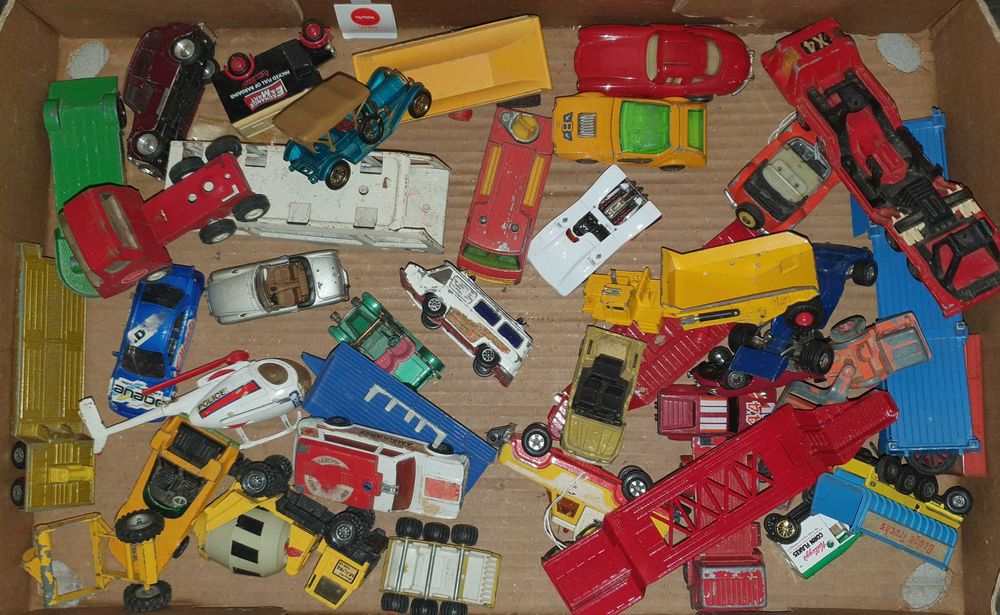 Matchbox Corgi Dinki и др. Винтидж колички влекачи камиони