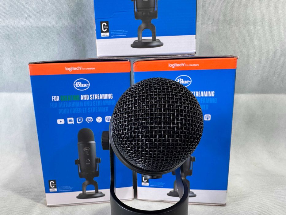 Настолен микрофон Logitech Blue YETI