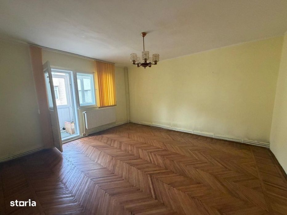 Apartament 3 camere , 2 bai , etaj intermediar , Radauti