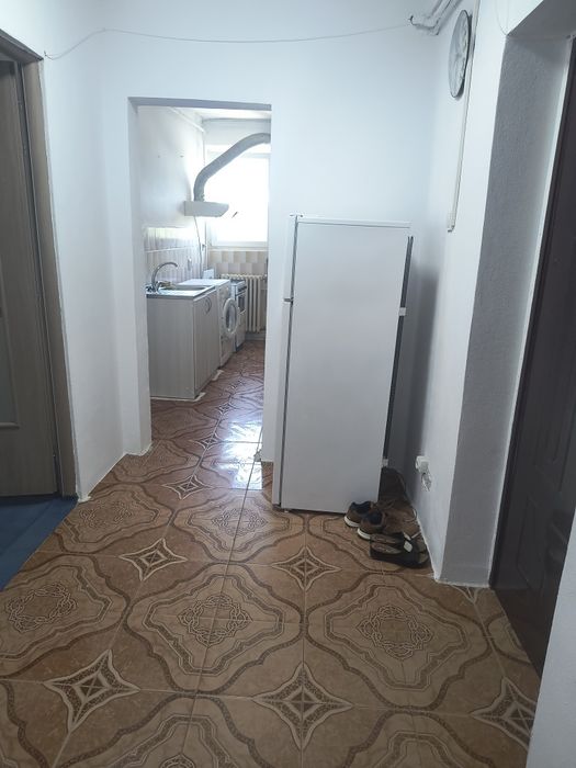 Vând apartament cu 2 camere/Scornicesti/str.Pompierilor
