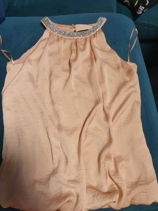 Нова, елегантна блуза с камъни .