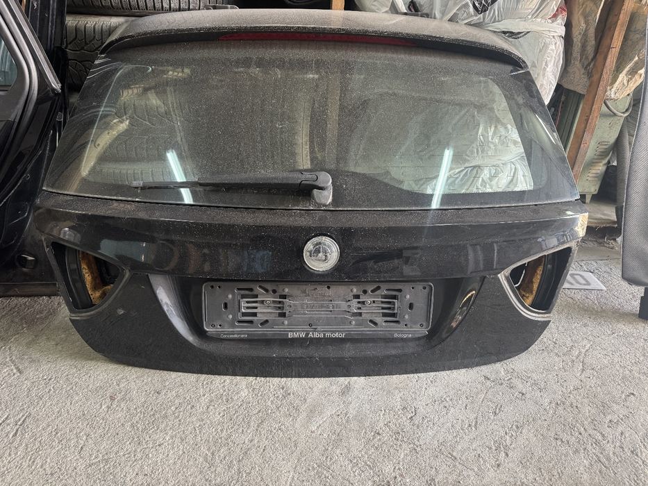 Капак БМВ е91 черен