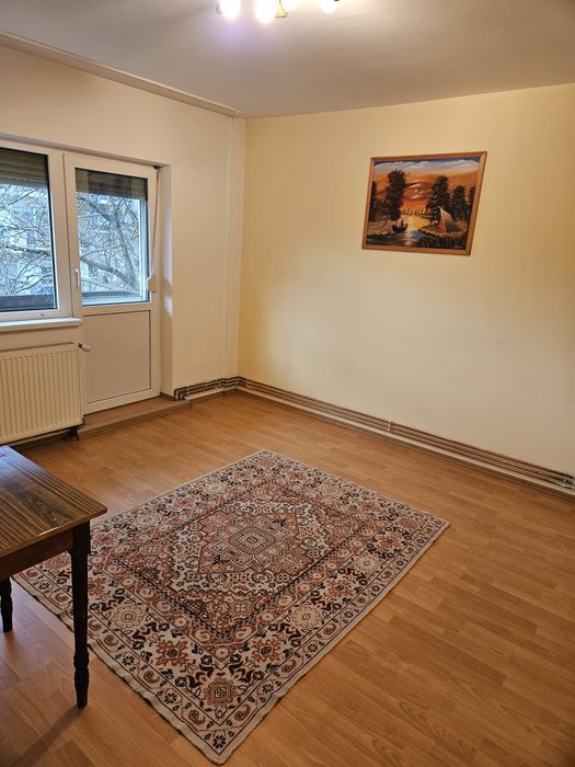 Închiriere apartament 3 camere MVII