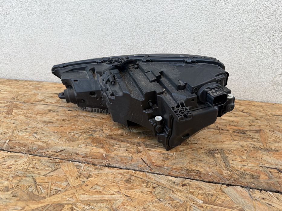 Far dreapta Audi A4 B9 8W Facelift Full LED Original Europa