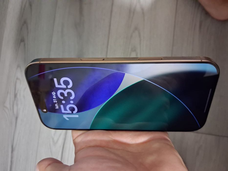 Iphone 16 pro 128 GB Gold, baterie100% impecabil