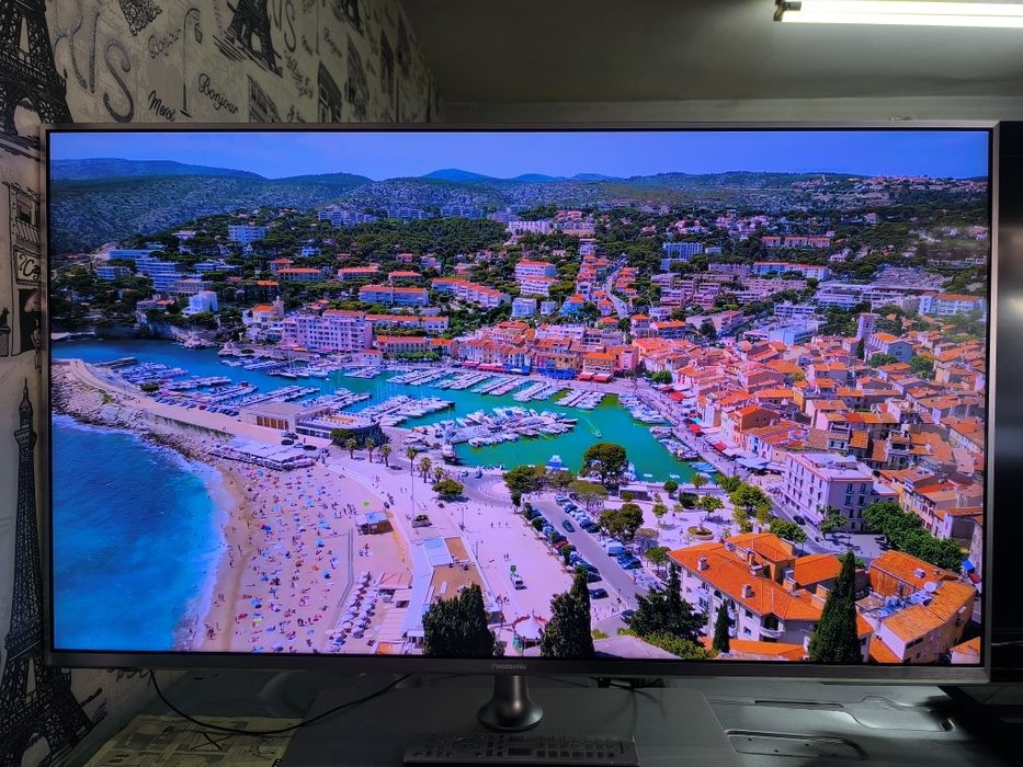 Телевизор Panasonic TX43GXX939 - смарт тв. 43 инча.