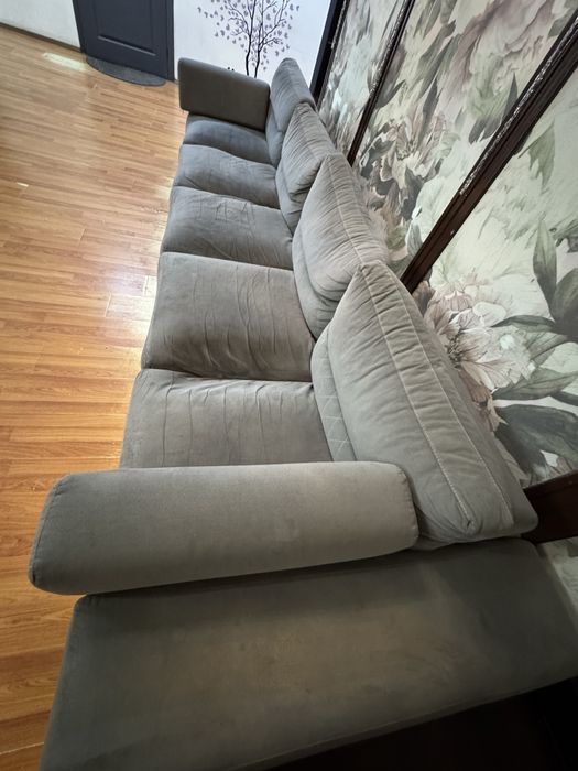 Продаю срочно . Шкафы. Столы