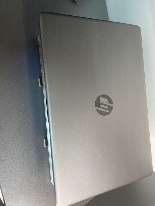 HP  i5-1235U/8gb/512gb