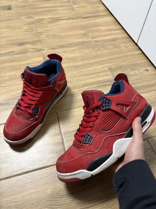 Air Jordan 4 rosii