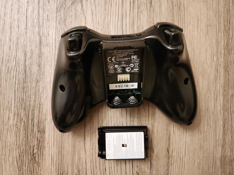 Xbox 360 S (Slim) 250GB - Complet functional