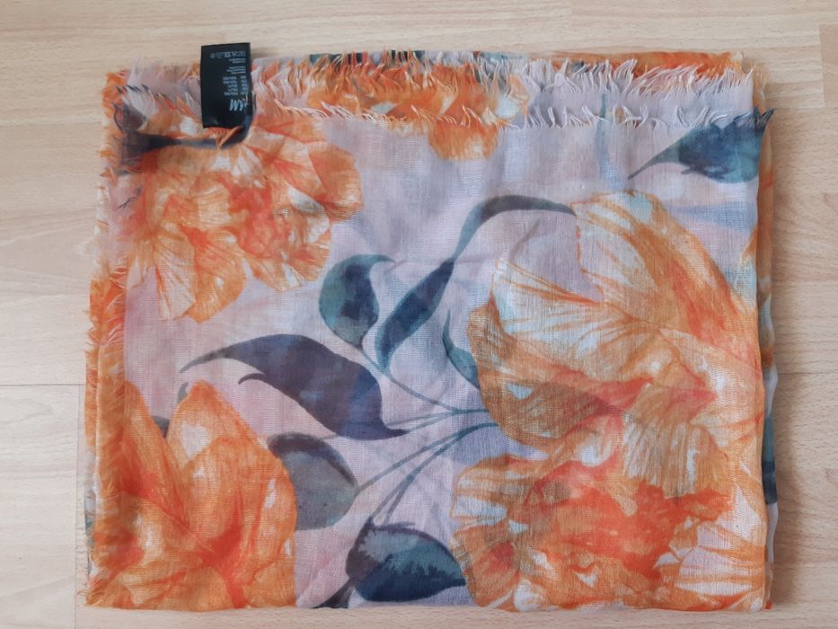 Лот 4 броя цветни тънки шалове