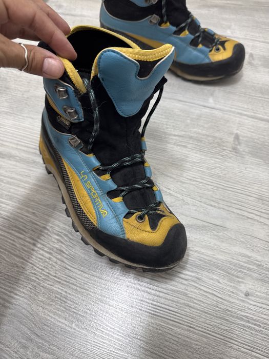 Bocanci La Sportiva Gore-Tex, mărimea 37, originali, trekking/munte