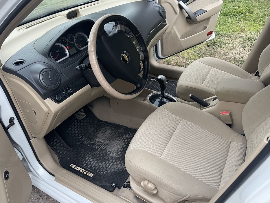 Nexia 3  2017 yil 4 pozitsiya avtomat, bejeviy salon