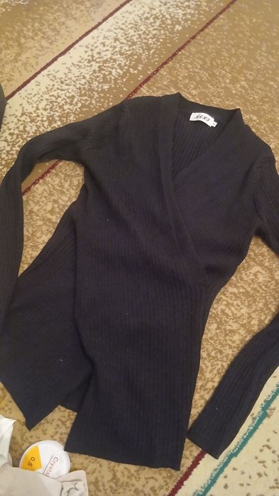 бу киімдер сатылады көп киілмеген.