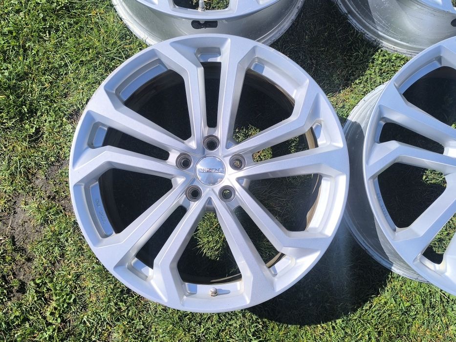 Dezent TA 20 цола джанти за Hyundai Mazda Nissan Honda 5x114.3