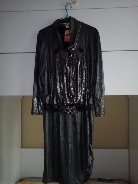 Продам женские платья